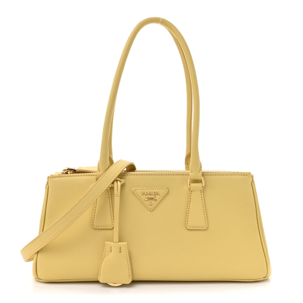 Soft Grain Medium East West Galleria Double Zip Bag Vanilla