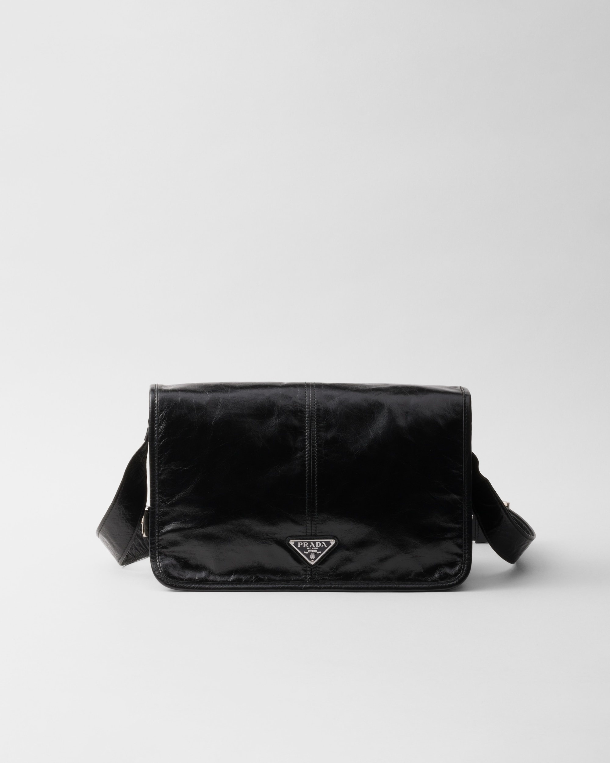 Leather shoulder bag